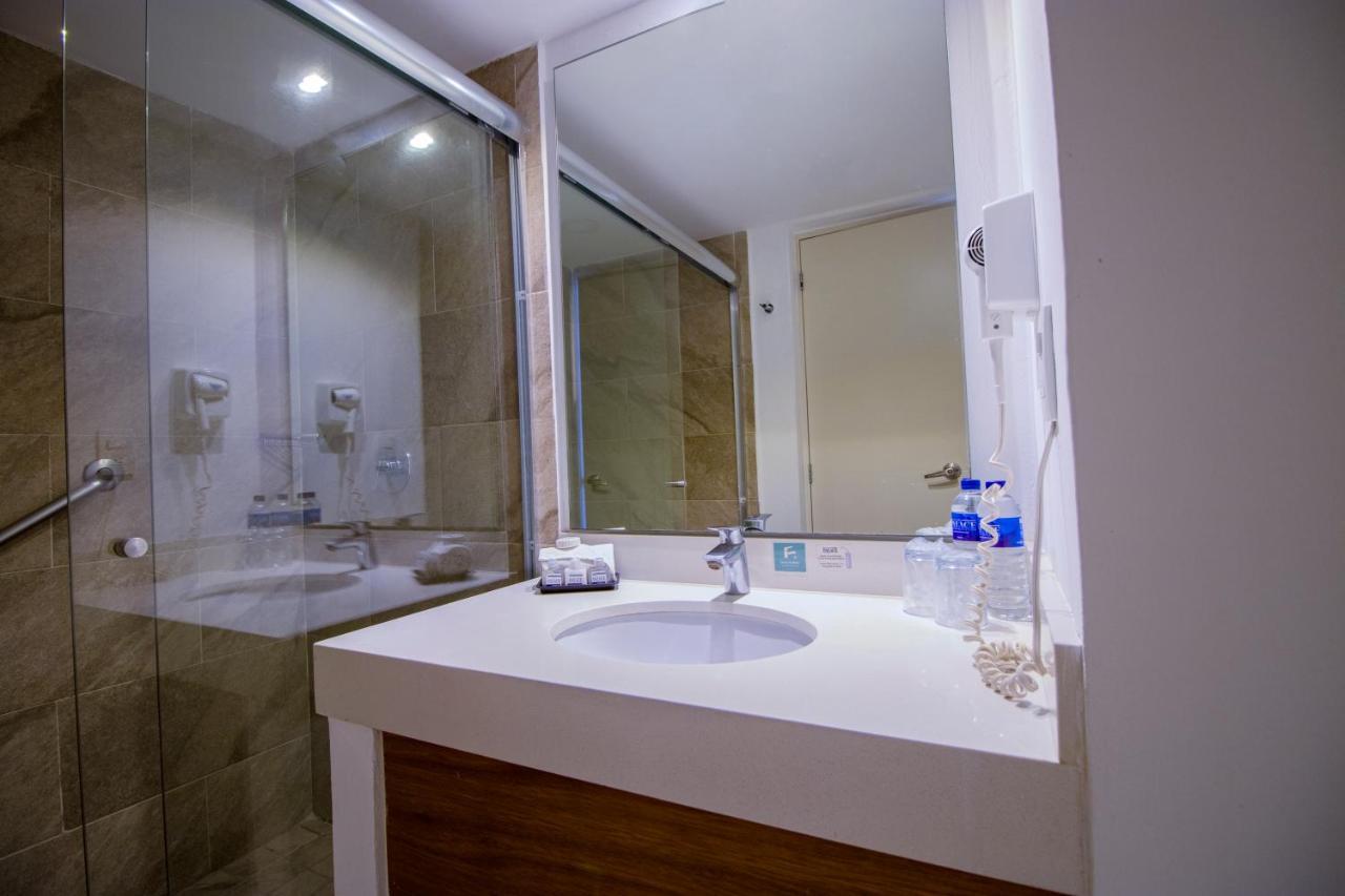 מזטלן Star Palace Beach Hotel מראה חיצוני תמונה